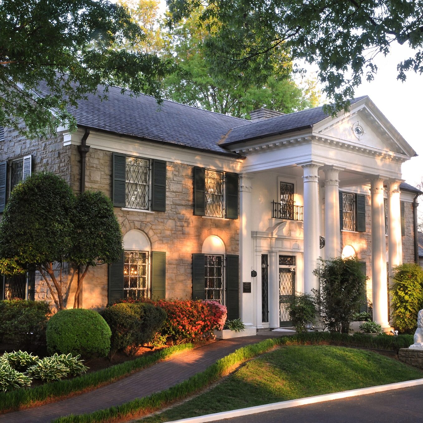 GracelandMansion